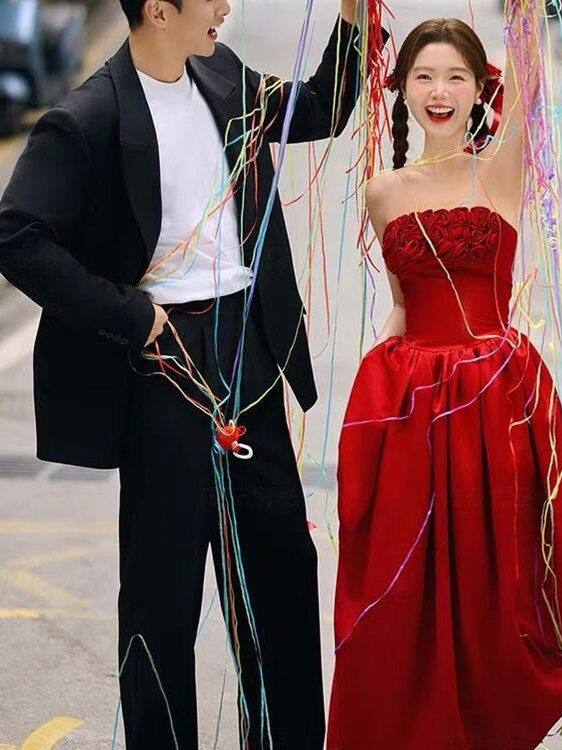 2025 New Red Bridesmaid Street - Photography Wedding recension och pris